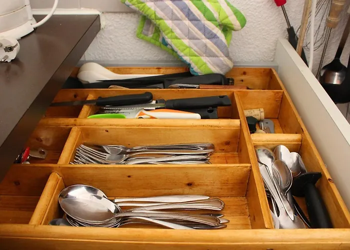 Mitoyenne Avec Terrasse, Piscine Et Parking à Proximité De La Et Du Centre - Fr-1-607-27 Agde