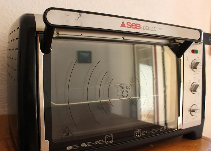 Mitoyenne Avec Terrasse, Piscine Et Parking à Proximité De La Et Du Centre - Fr-1-607-27