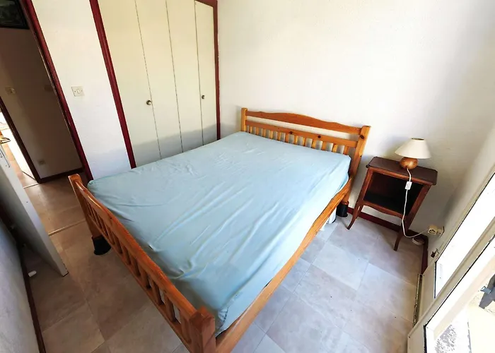 Casa vacanze Mitoyenne Avec Terrasse, Piscine Et Parking à Proximité De La Et Du Centre - Fr-1-607-27 *